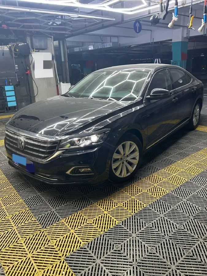2020 Volkswagen Passat 2.0T 186HP L4 7DCT,autocango,china used car exporter,china ev exporter,chinese used car exporter,chinese used ev exporter