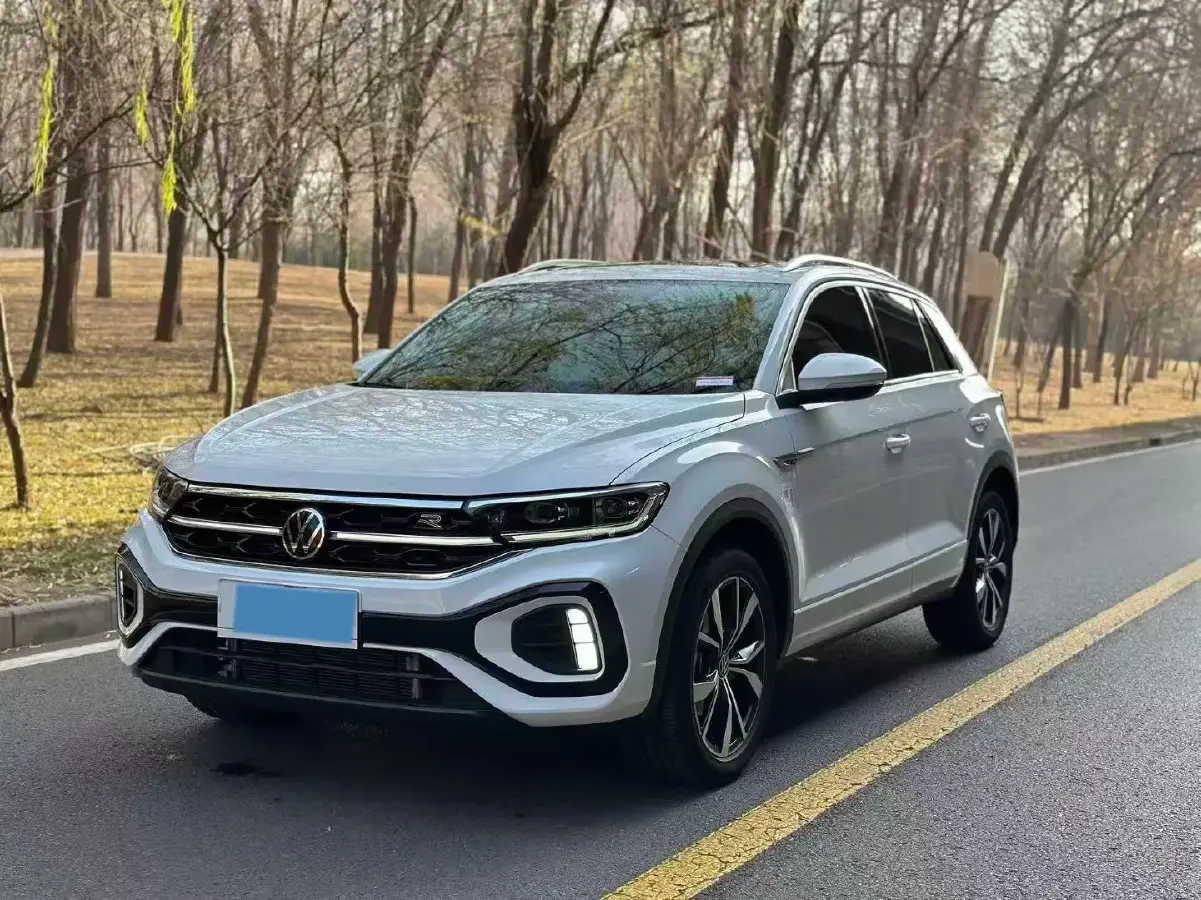 2025 Volkswagen T-Roc 1.5T 160HP L4 7DCT