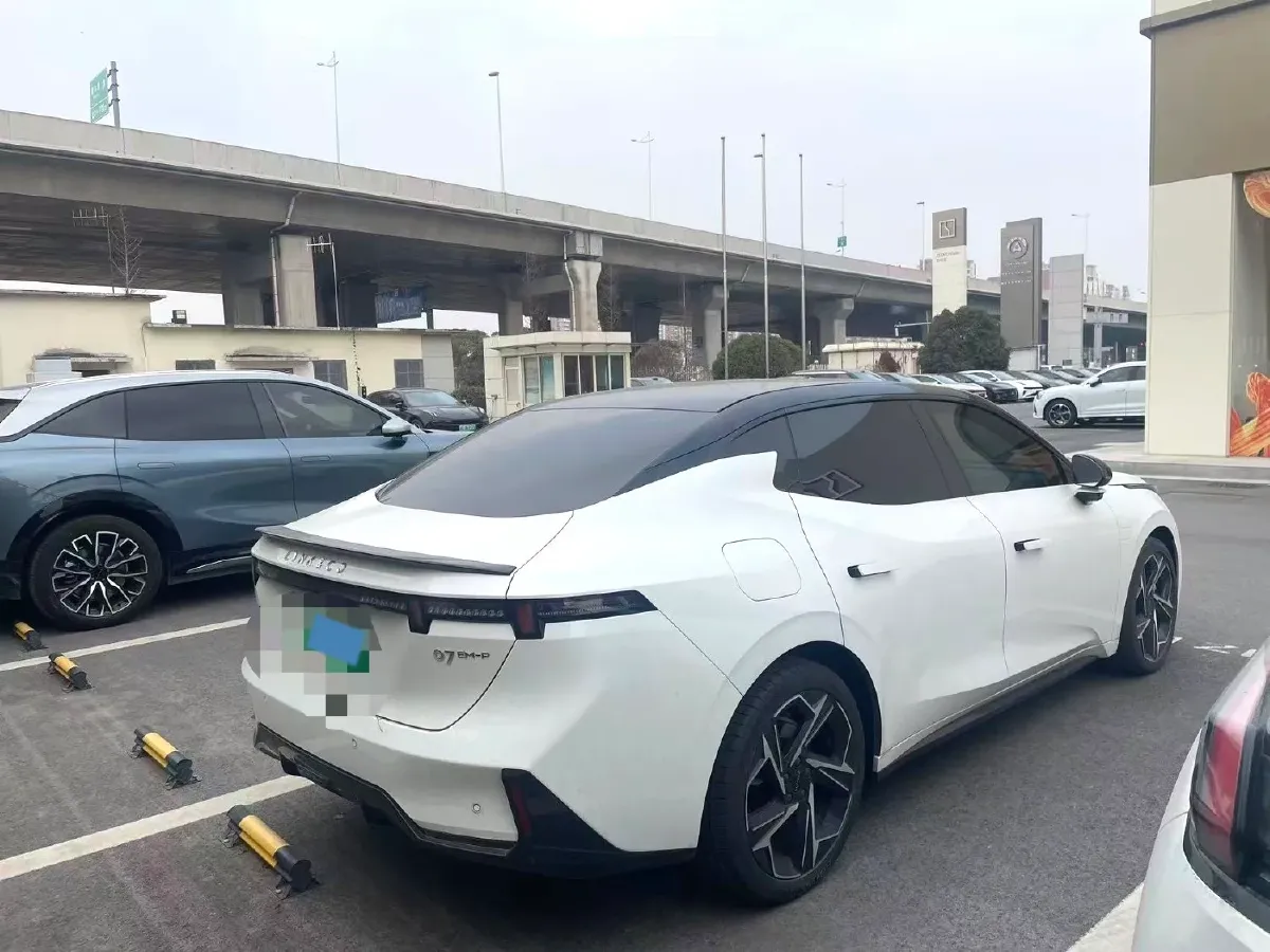 2024 LYNK&CO 07 EM-P 1.5T 163HP L4 3DHT PHEV 18.99KWH,autocango,china used car exporter,china ev exporter,chinese used car exporter,chinese used ev exporter