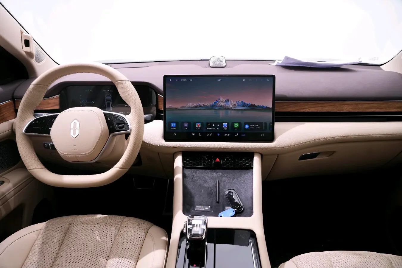 2024 Ford Transit 2.0T 143HP L4 9AT,autocango,china used car exporter,china ev exporter,chinese used car exporter,chinese used ev exporter