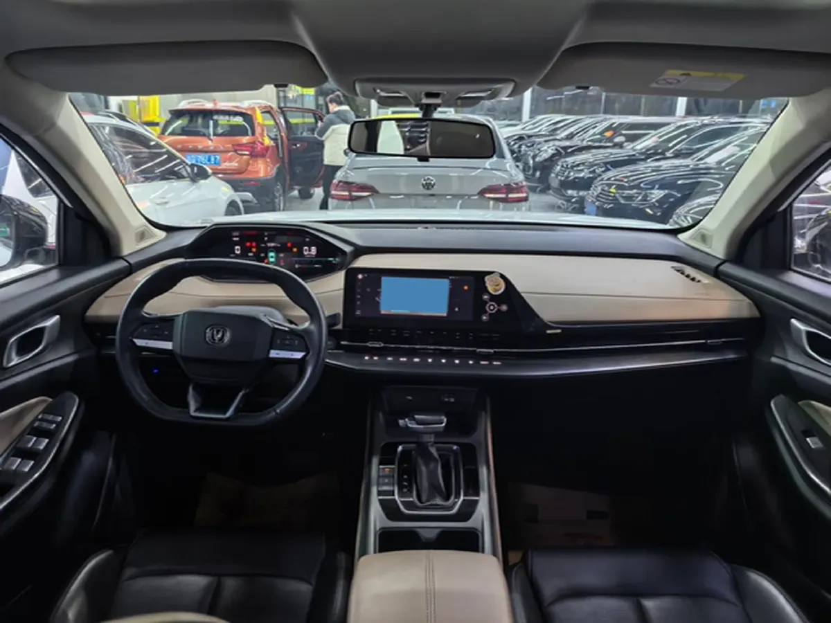 2022 ChangAn UNI-V 1.5T 188HP L4 7DCT,autocango,china used car exporter,china ev exporter,chinese used car exporter,chinese used ev exporter