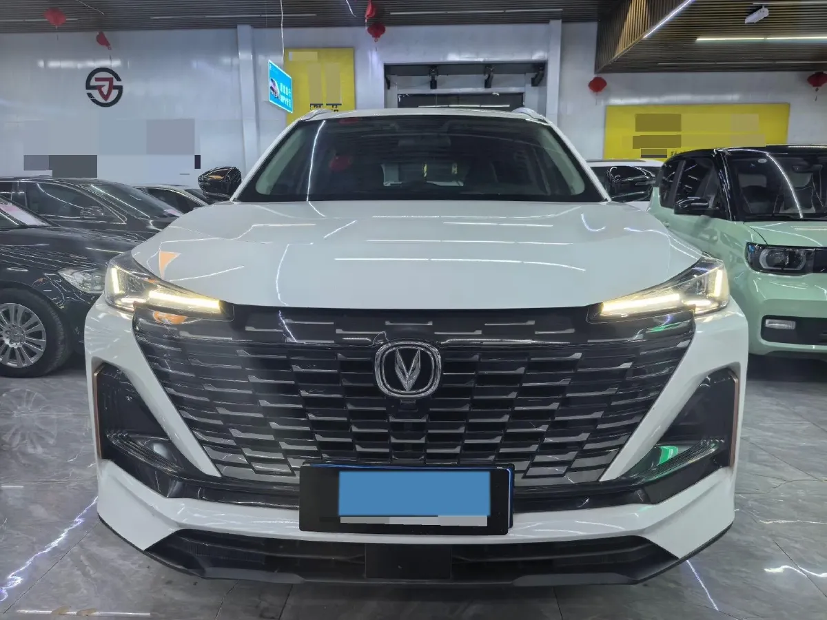 2022 ChangAn UNI-V 1.5T 188HP L4 7DCT,autocango,china used car exporter,china ev exporter,chinese used car exporter,chinese used ev exporter