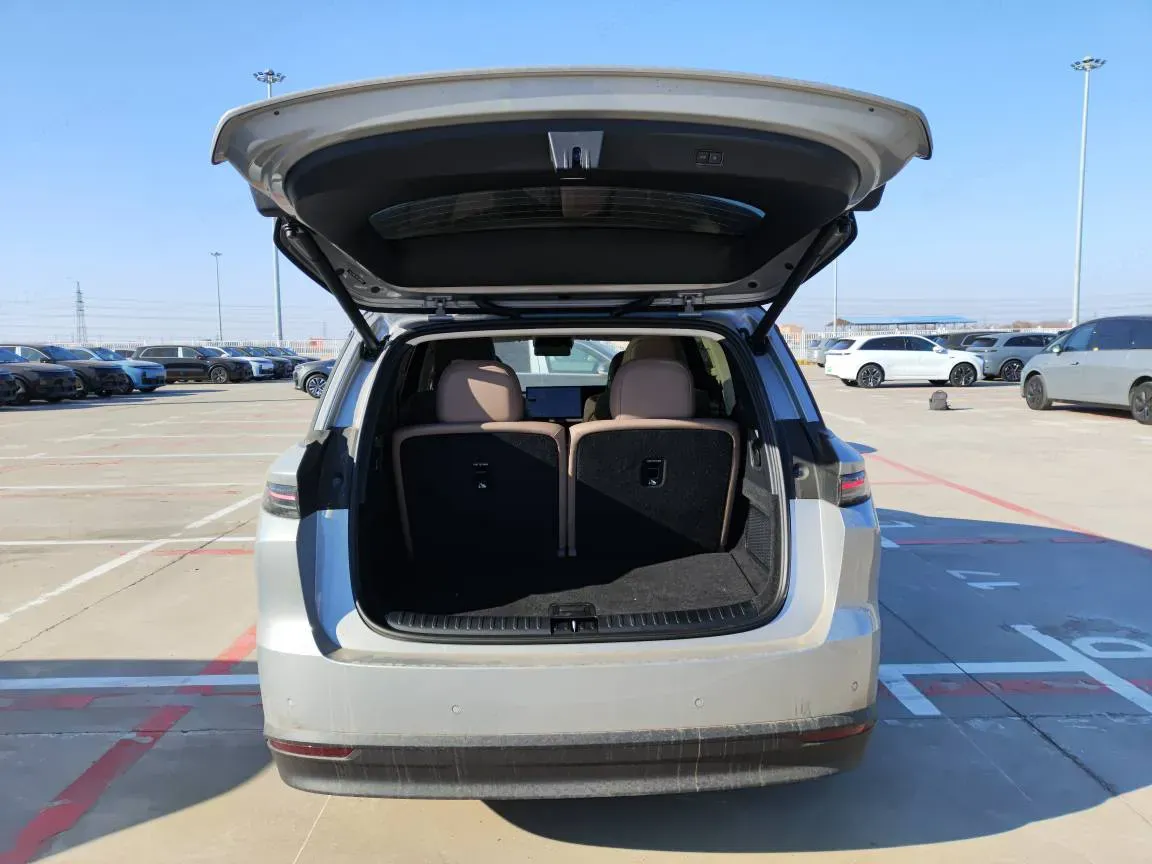 2025 Li i8 BEV,autocango,china used car exporter,china ev exporter,chinese used car exporter,chinese used ev exporter