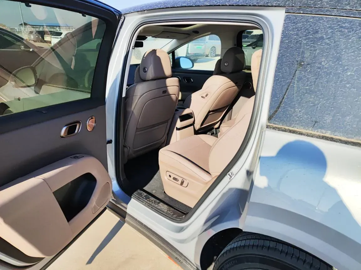 2025 Li i8 BEV,autocango,china used car exporter,china ev exporter,chinese used car exporter,chinese used ev exporter