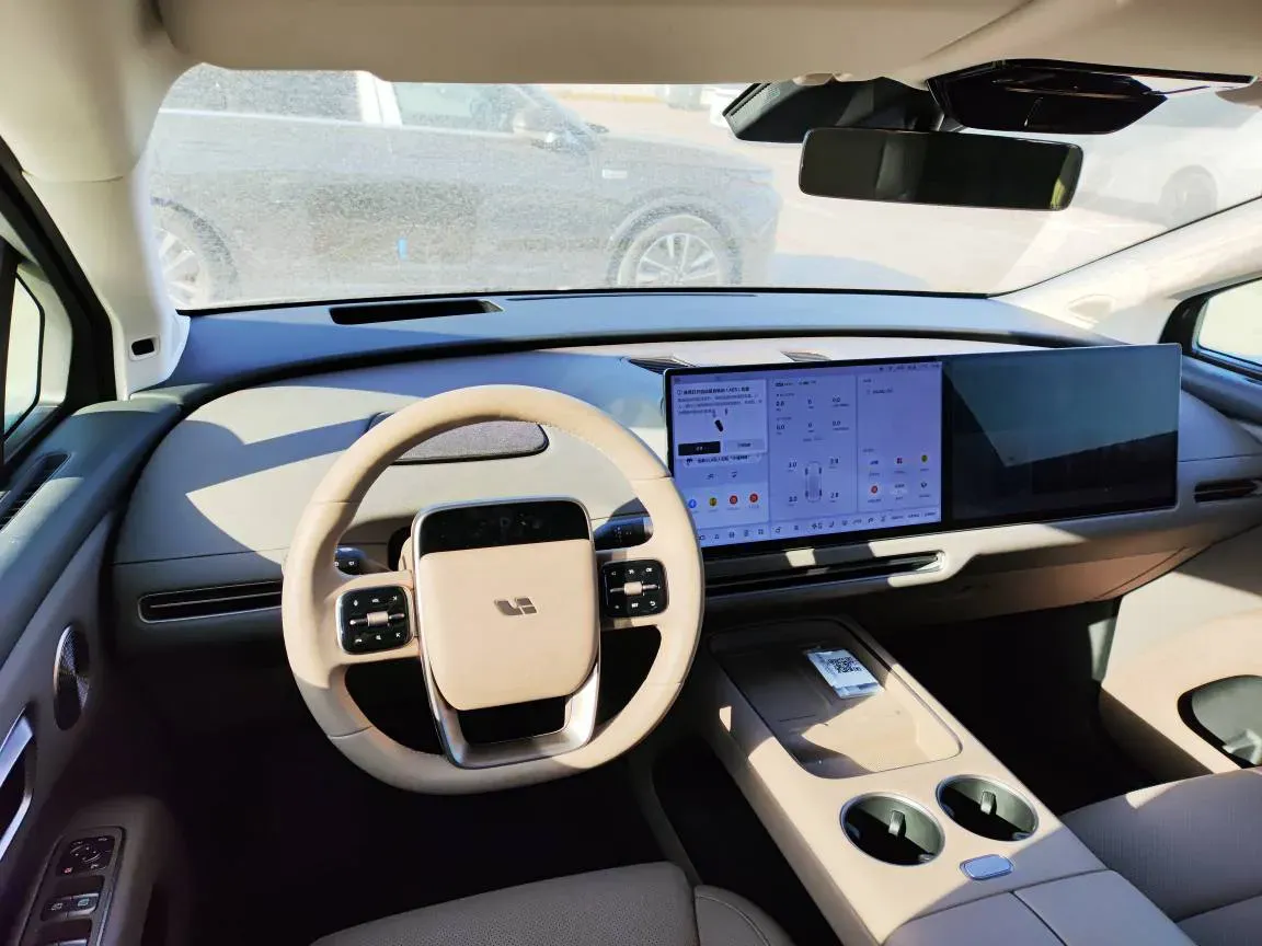 2025 Li i8 BEV,autocango,china used car exporter,china ev exporter,chinese used car exporter,chinese used ev exporter