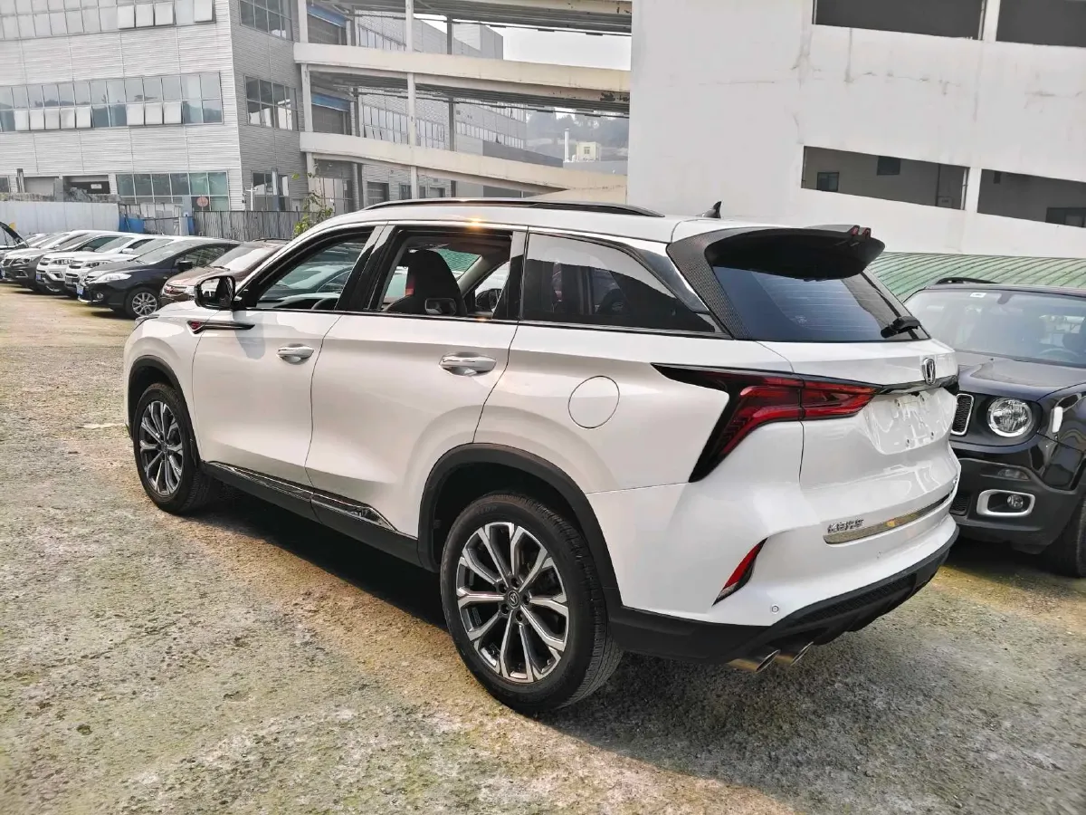 2021 ChangAn CS75 Plus 2.0T 233HP L4 8AT,autocango,china used car exporter,china ev exporter,chinese used car exporter,chinese used ev exporter
