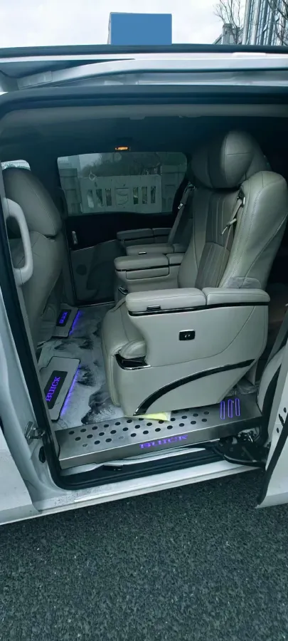 2021 Buick GL8 2.0T 237HP L4 9AT,autocango,china used car exporter,china ev exporter,chinese used car exporter,chinese used ev exporter