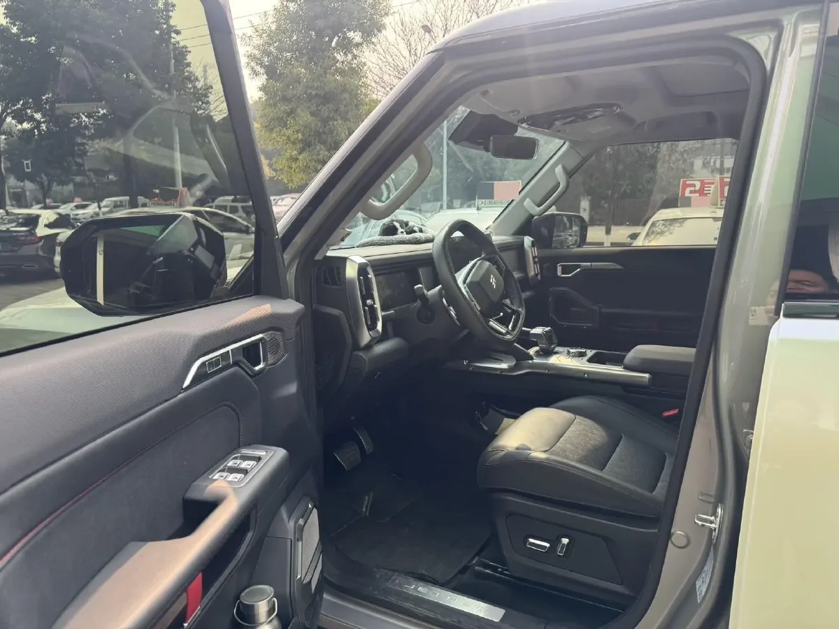 2023 Jetour Traveller 2.0T 254HP L4 8AT,autocango,china used car exporter,china ev exporter,chinese used car exporter,chinese used ev exporter