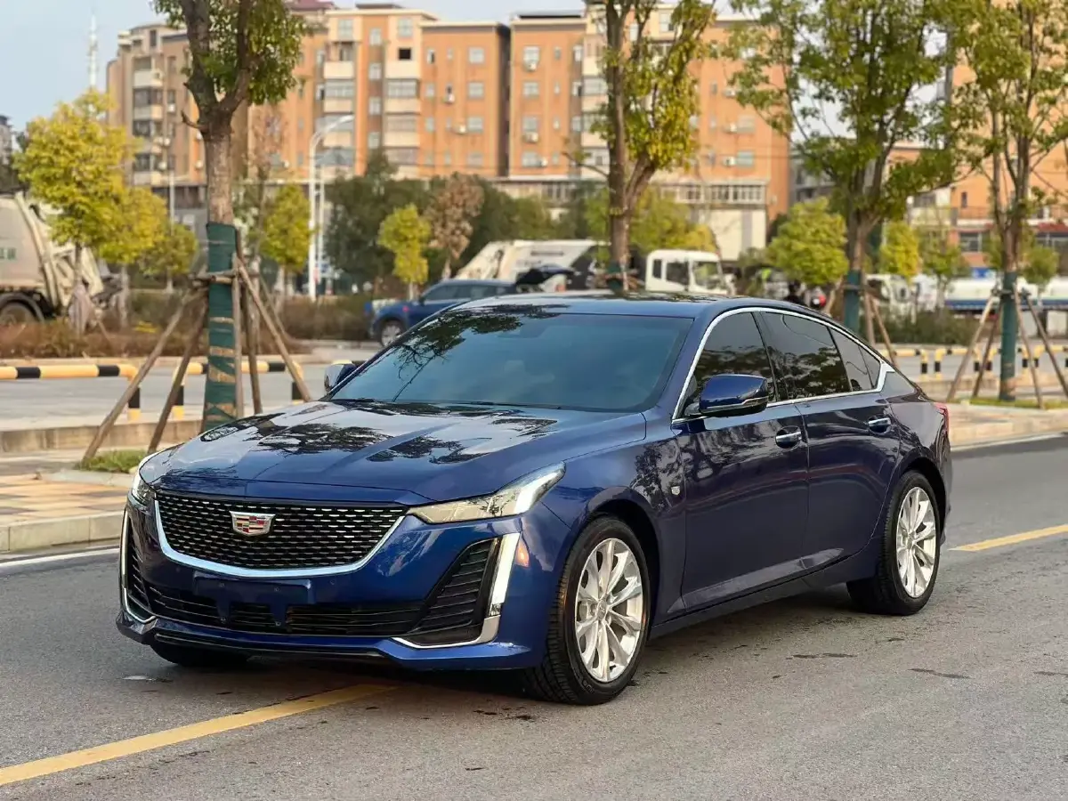 2023 Cadillac CT5 2.0T 237HP L4 10AT