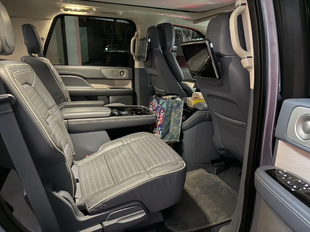 2020 Lincoln Navigator 3.5T 388HP V6 10AT,autocango,china used car exporter,china ev exporter,chinese used car exporter,chinese used ev exporter