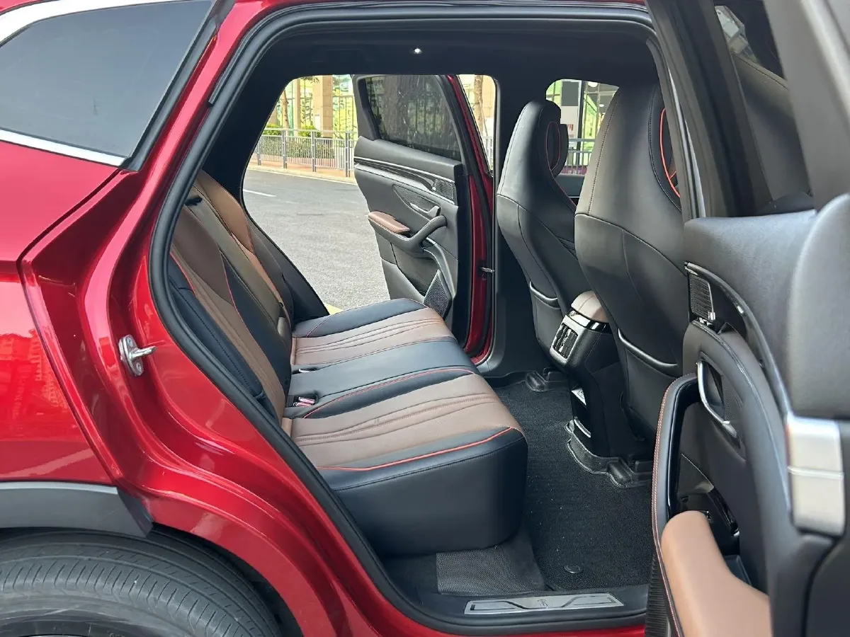 2022 Ford Mondeo 2.0T 238HP L4 8AT,autocango,china used car exporter,china ev exporter,chinese used car exporter,chinese used ev exporter