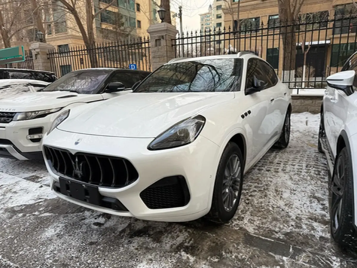2023 Maserati Grecale 2.0T 300HP L4 8AT