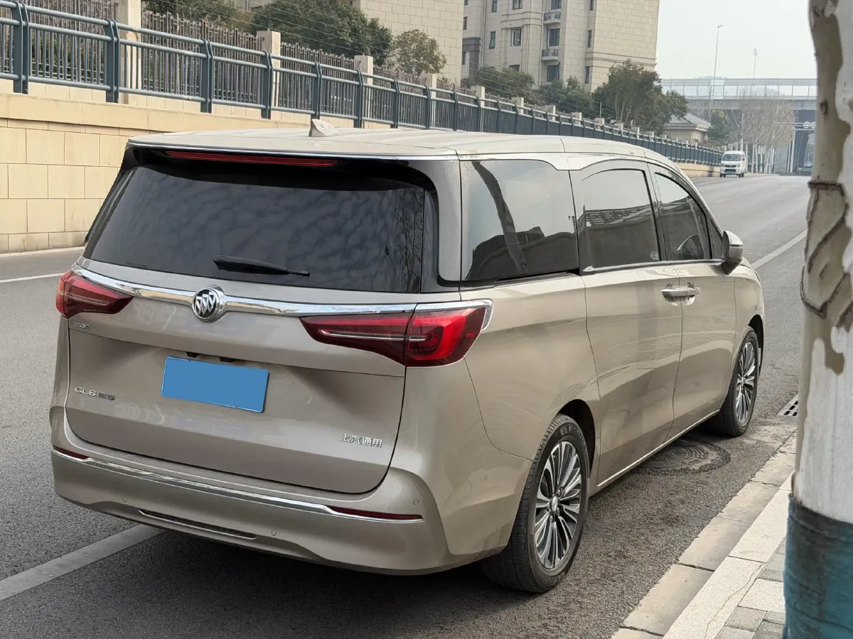 2022 Buick GL8 2.0T 237HP L4 9AT,autocango,china used car exporter,china ev exporter,chinese used car exporter,chinese used ev exporter