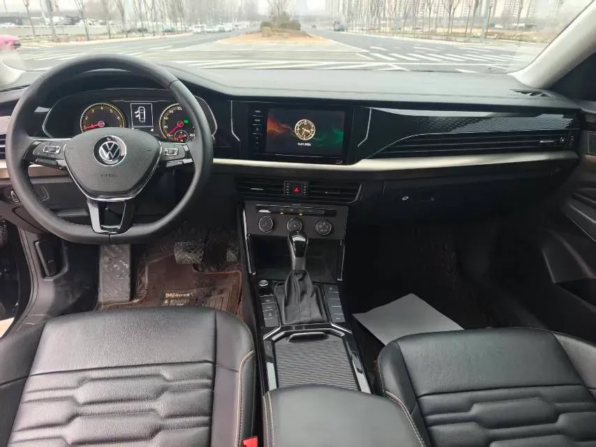 2021 Volkswagen Passat 2.0T 186HP L4 7DCT,autocango,china used car exporter,china ev exporter,chinese used car exporter,chinese used ev exporter