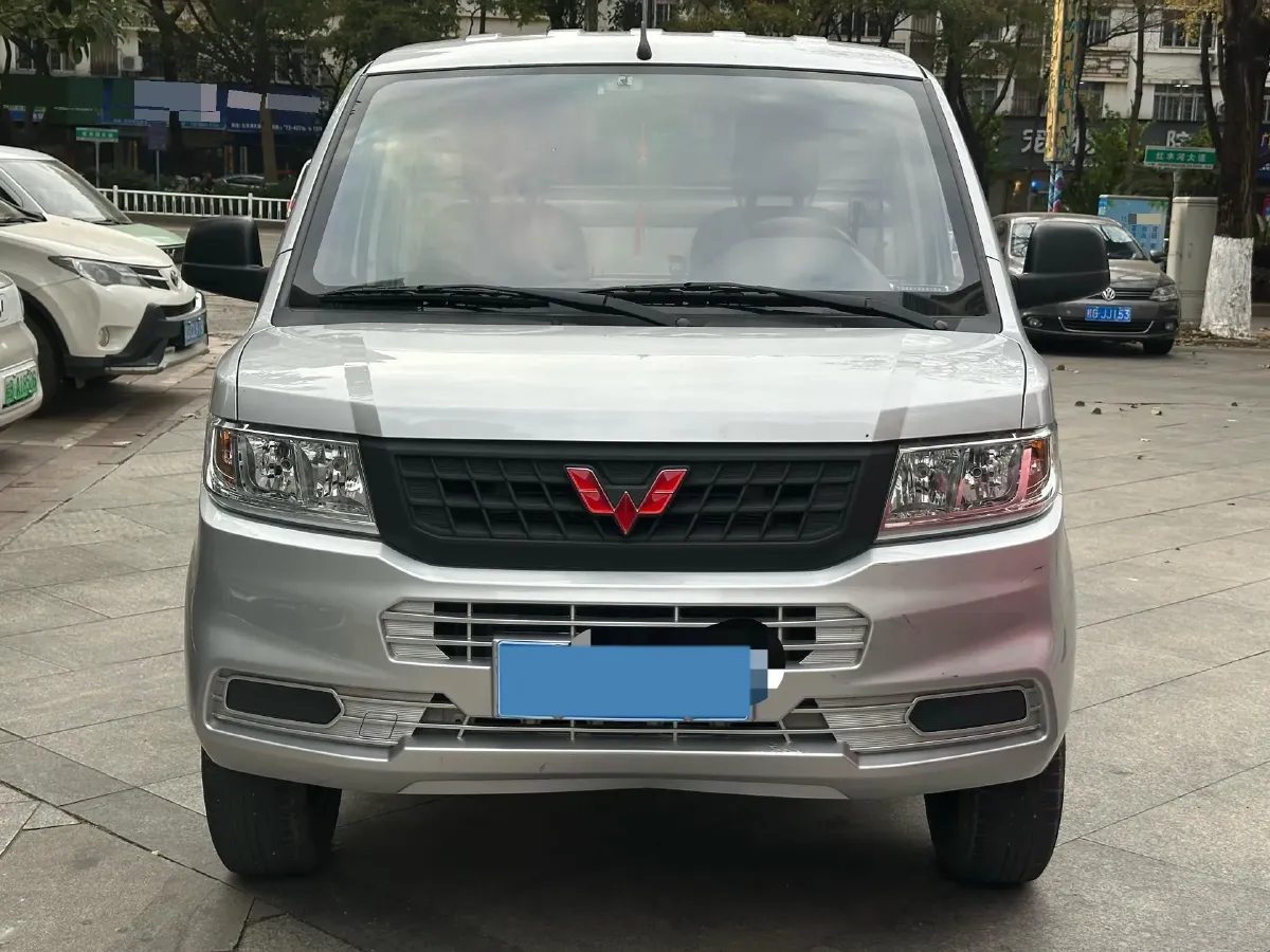 2021 WuLing RongGuang New Truck 1.8L 125HP L4 5MT,autocango,china used car exporter,china ev exporter,chinese used car exporter,chinese used ev exporter