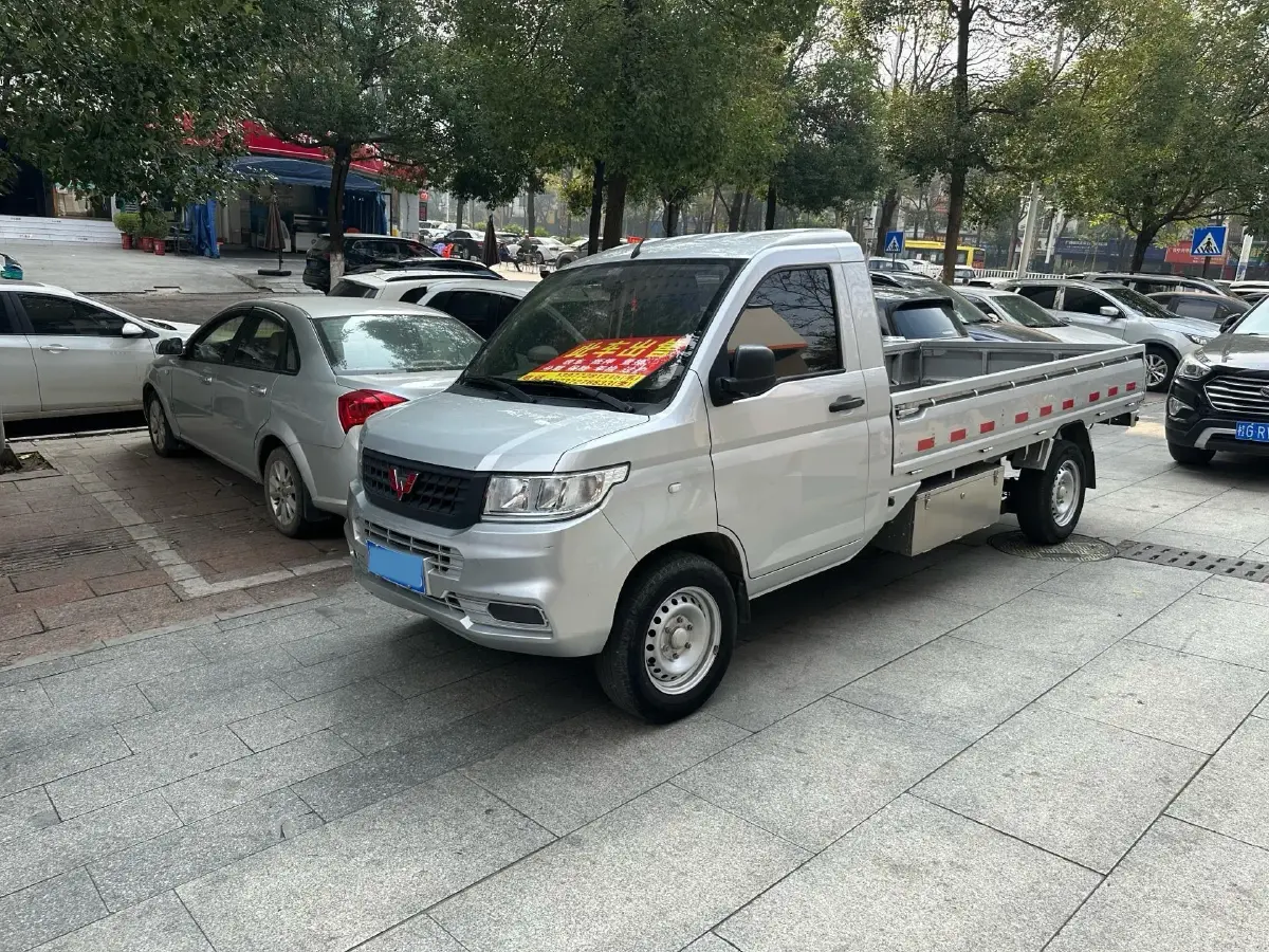 2021 WuLing RongGuang New Truck 1.8L 125HP L4 5MT