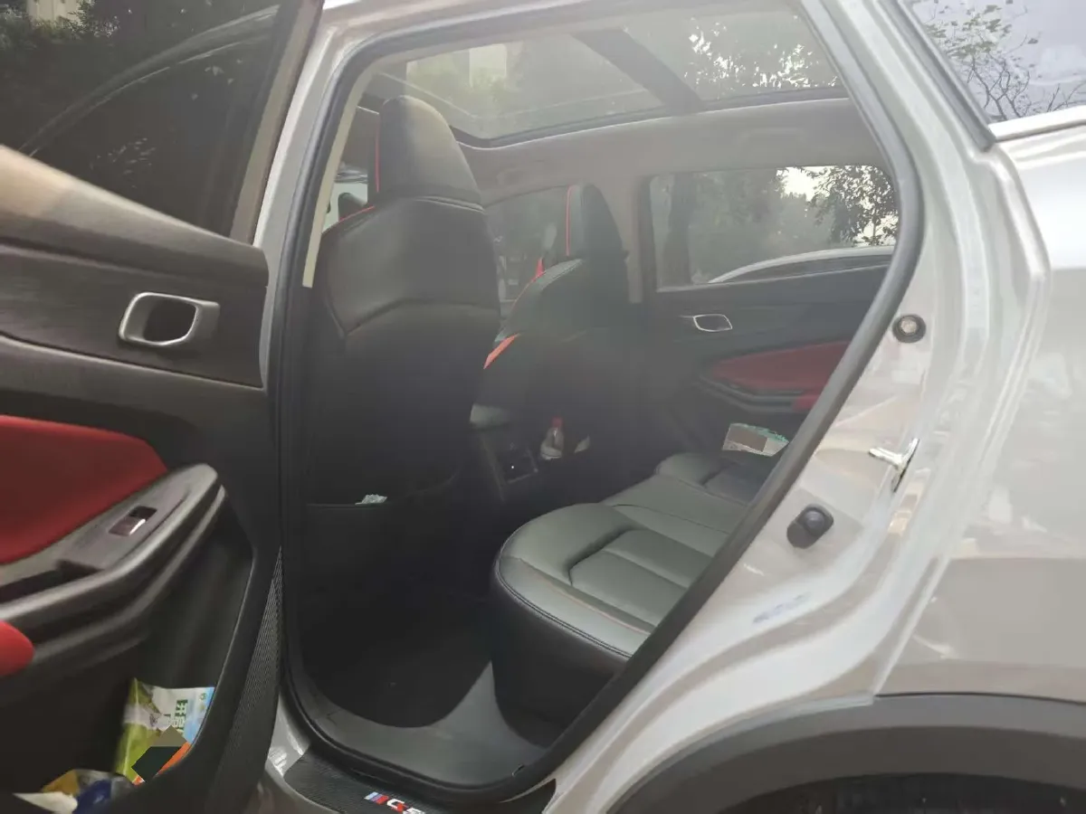 2022 ChangAn Oshan X7 Plus 1.5T 188HP L4 7DCT,autocango,china used car exporter,china ev exporter,chinese used car exporter,chinese used ev exporter