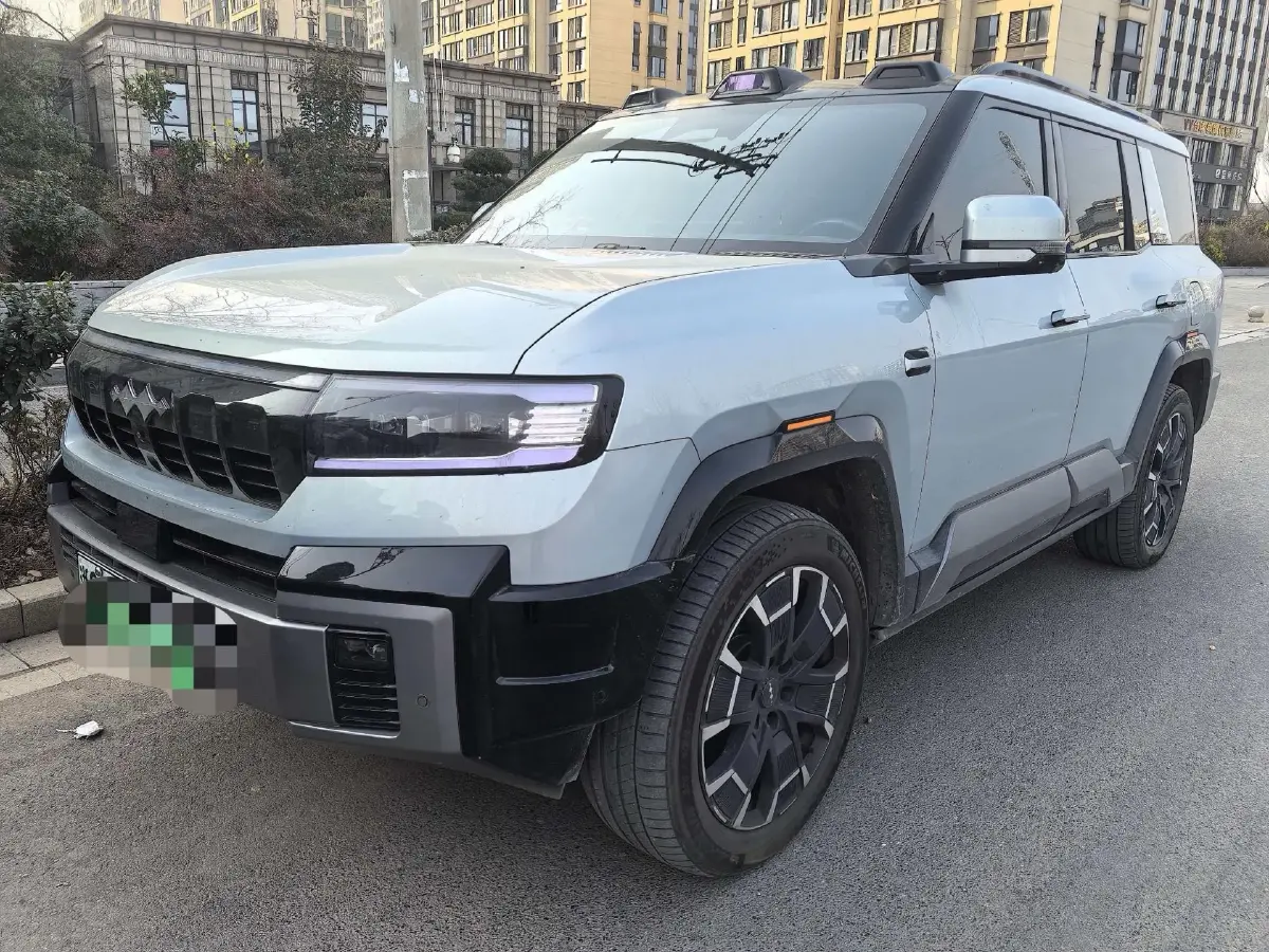 2025 FangChengBao Bao 8 2.0T 245HP L4 E-CVT PHEV 36.8KWH
