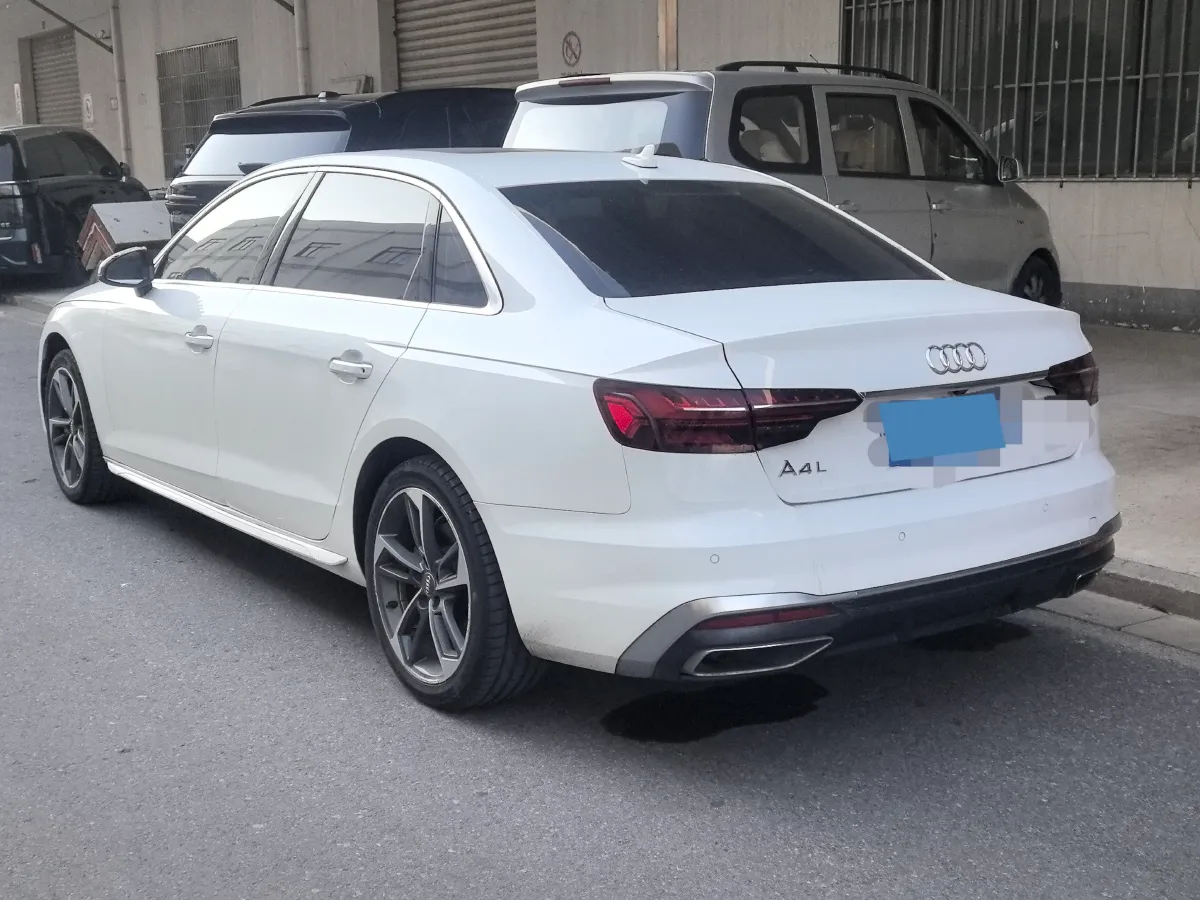 2020 Audi A4L 2.0T 190HP L4 7DCT,autocango,china used car exporter,china ev exporter,chinese used car exporter,chinese used ev exporter