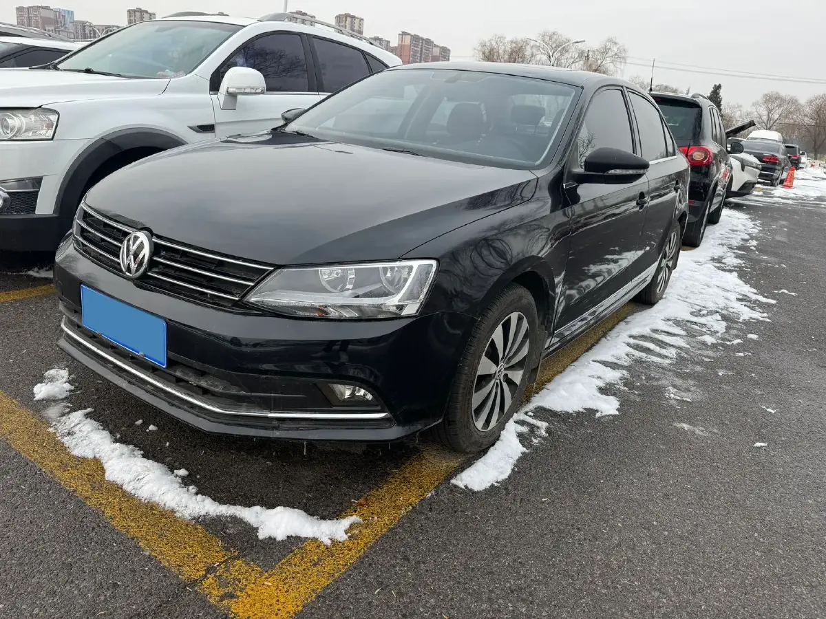 2018 Volkswagen Sagitar 1.2T 110HP L4 7DCT