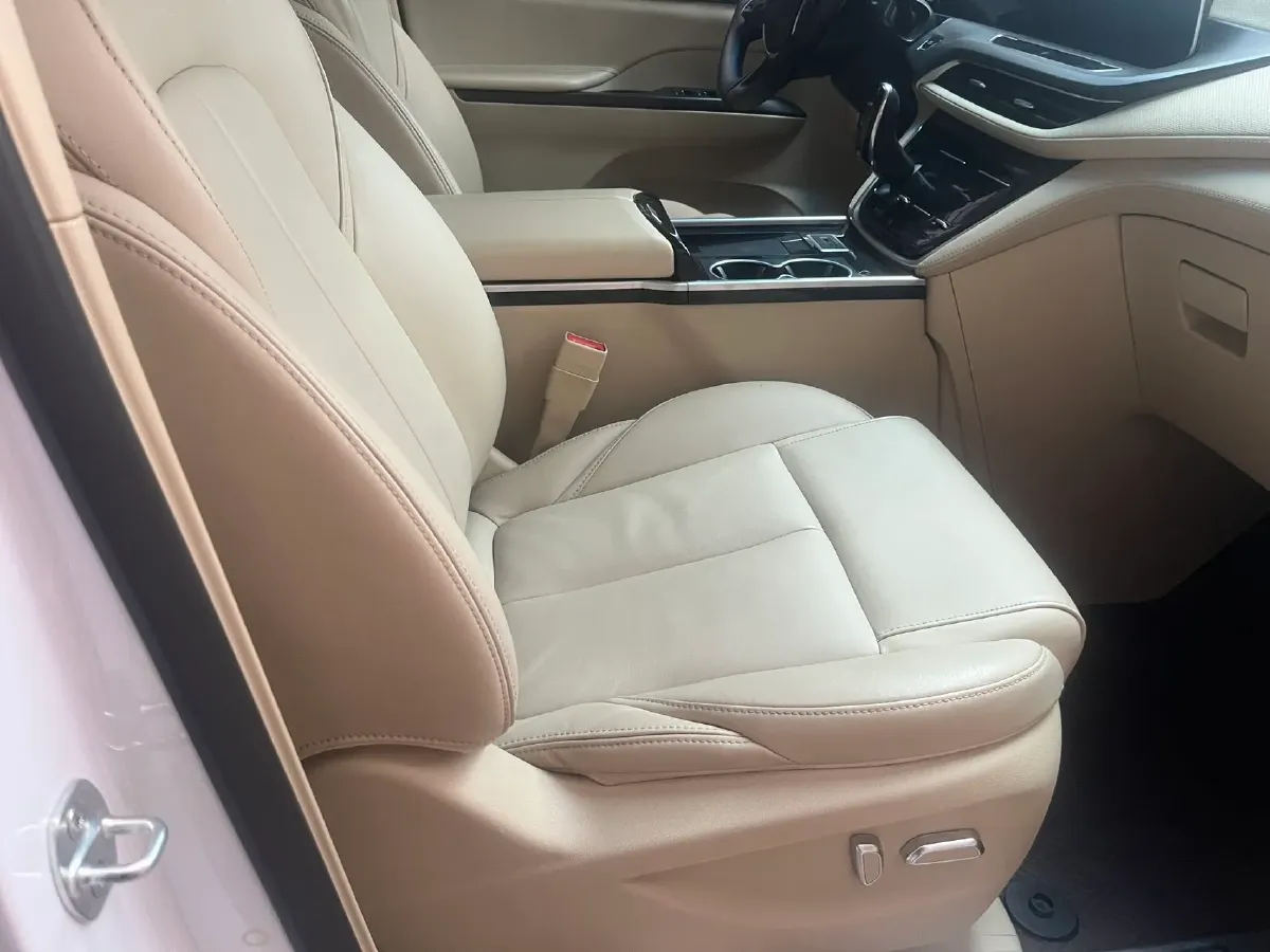 2022 Buick GL8 2.0T 237HP L4 9AT,autocango,china used car exporter,china ev exporter,chinese used car exporter,chinese used ev exporter