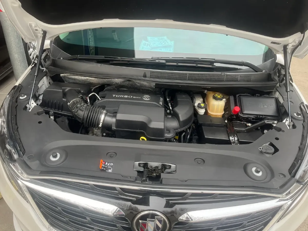 2022 Buick GL8 2.0T 237HP L4 9AT,autocango,china used car exporter,china ev exporter,chinese used car exporter,chinese used ev exporter