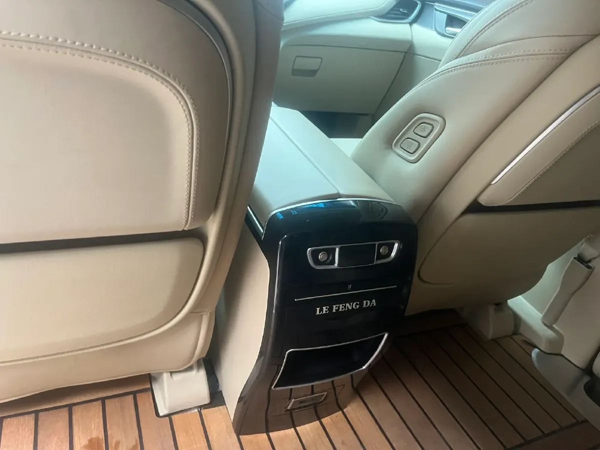 2022 Buick GL8 2.0T 237HP L4 9AT,autocango,china used car exporter,china ev exporter,chinese used car exporter,chinese used ev exporter