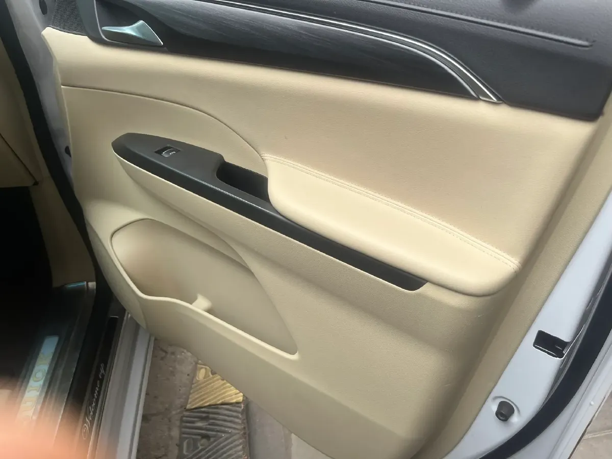 2022 Buick GL8 2.0T 237HP L4 9AT,autocango,china used car exporter,china ev exporter,chinese used car exporter,chinese used ev exporter