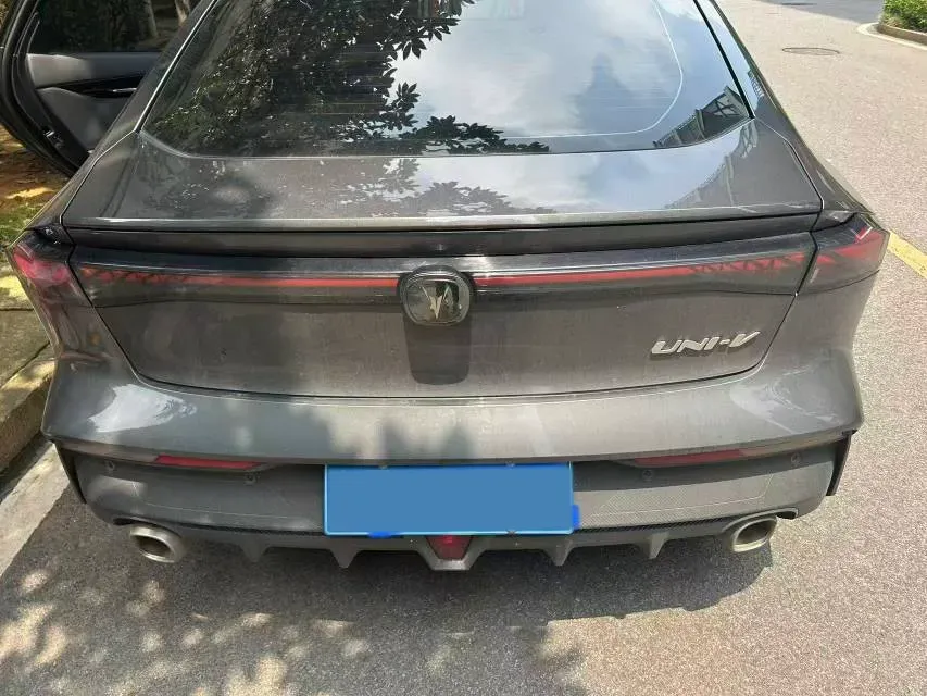 2022 ChangAn UNI-V 1.5T 188HP L4 7DCT,autocango,china used car exporter,china ev exporter,chinese used car exporter,chinese used ev exporter