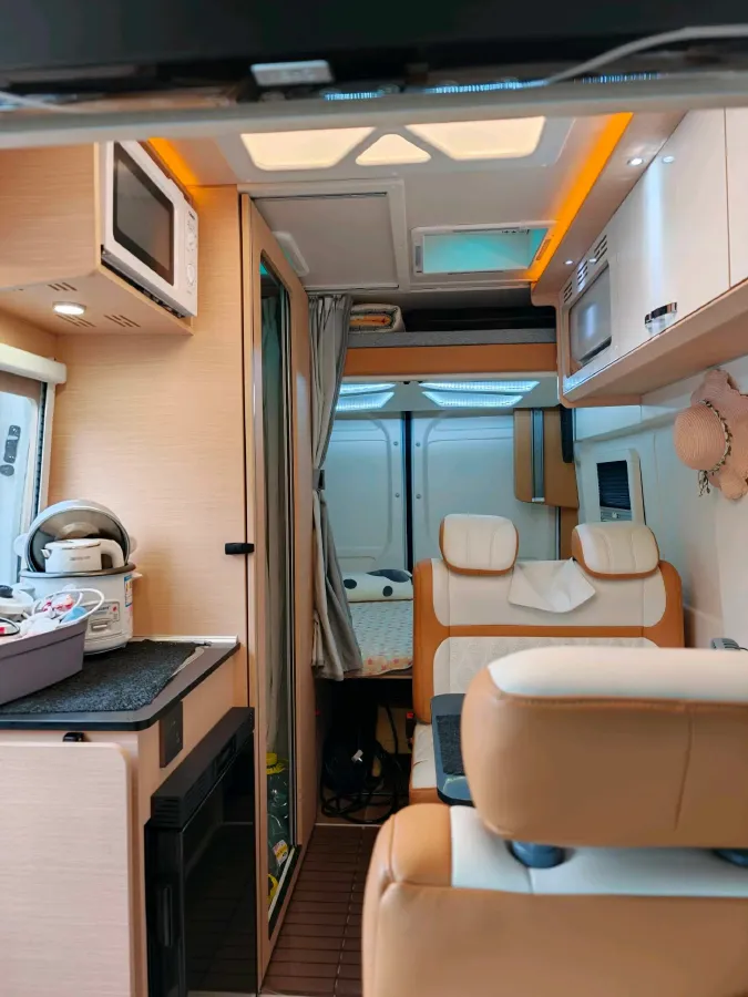 2008 BMW 1 Series 2.0L 156HP L4 6AT,autocango,china used car exporter,china ev exporter,chinese used car exporter,chinese used ev exporter