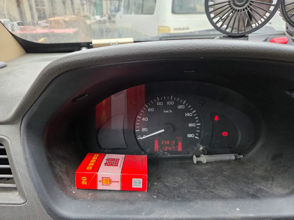 2021 WuLing RongGuang S 1.2L 76HP L4 5MT,autocango,china used car exporter,china ev exporter,chinese used car exporter,chinese used ev exporter