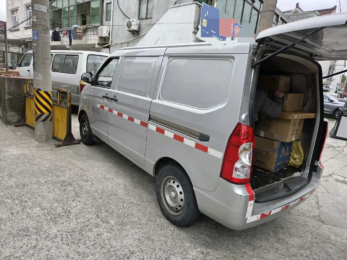 2021 WuLing RongGuang S 1.2L 76HP L4 5MT,autocango,china used car exporter,china ev exporter,chinese used car exporter,chinese used ev exporter