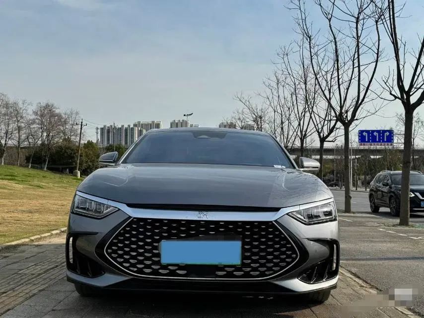 2022 Volkswagen Tiguan L 2.0T 186HP L4 7DCT,autocango,china used car exporter,china ev exporter,chinese used car exporter,chinese used ev exporter