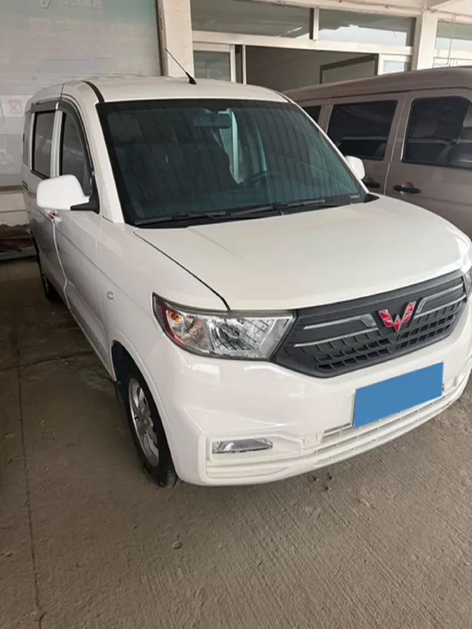 2021 WuLing HongGuang V 1.5L 99HP L4 6MT,autocango,china used car exporter,china ev exporter,chinese used car exporter,chinese used ev exporter