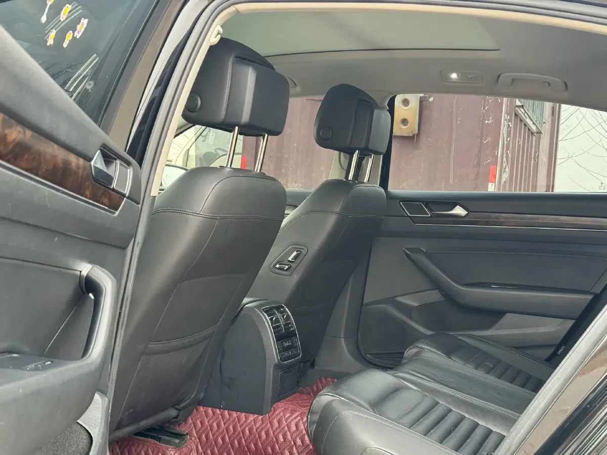 2019 Volkswagen Magotan 2.0T 186HP L4 7DCT,autocango,china used car exporter,china ev exporter,chinese used car exporter,chinese used ev exporter