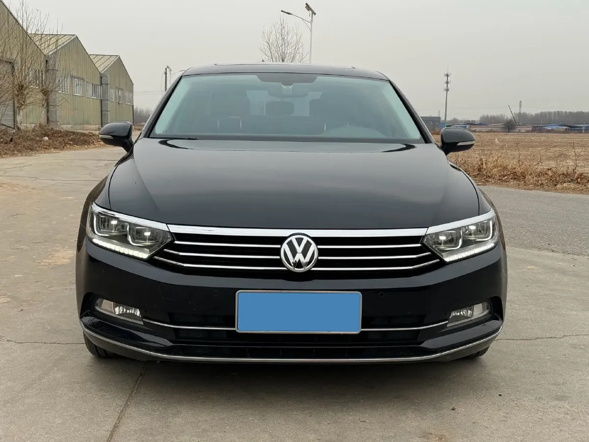 2019 Volkswagen Magotan 2.0T 186HP L4 7DCT,autocango,china used car exporter,china ev exporter,chinese used car exporter,chinese used ev exporter