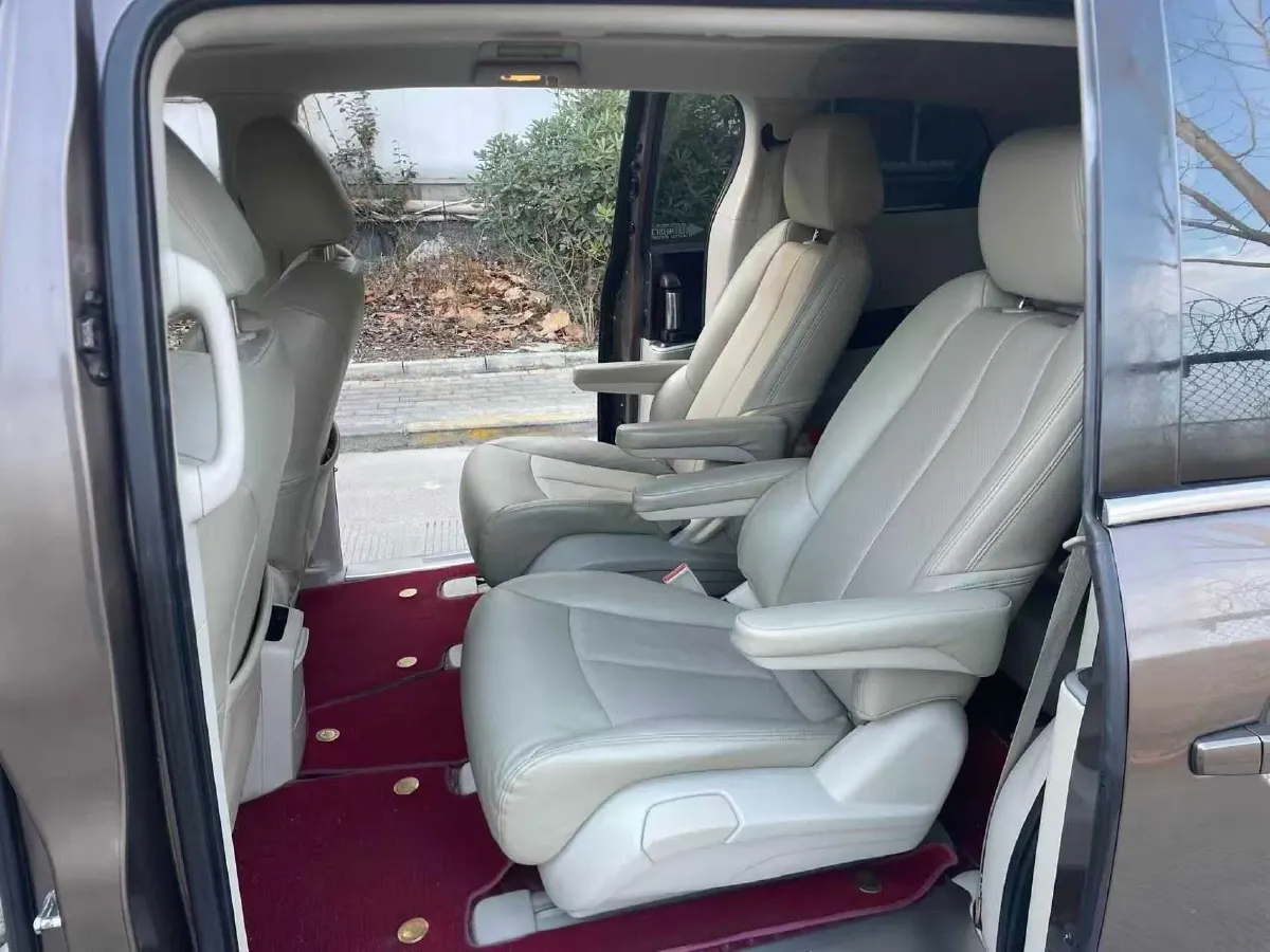 2023 Buick GL8 2.0T 237HP L4 9AT,autocango,china used car exporter,china ev exporter,chinese used car exporter,chinese used ev exporter