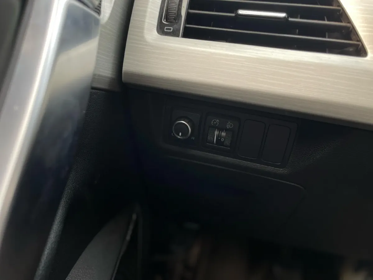 2018 Geely Azkarra 2.0L 141HP L4 6MT,autocango,china used car exporter,china ev exporter,chinese used car exporter,chinese used ev exporter