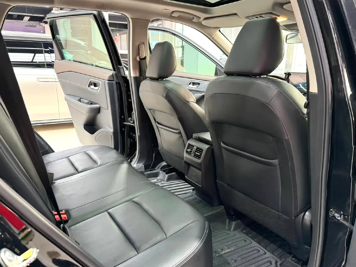 2021 Nissan X-Trail 1.5T 204HP L3 CVT,autocango,china used car exporter,china ev exporter,chinese used car exporter,chinese used ev exporter