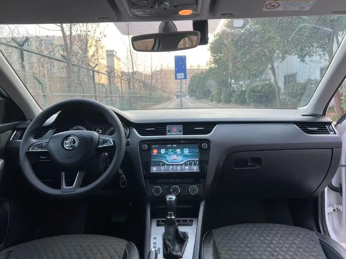 2019 Skoda Octavia 1.5L 116HP L4 6AT,autocango,china used car exporter,china ev exporter,chinese used car exporter,chinese used ev exporter