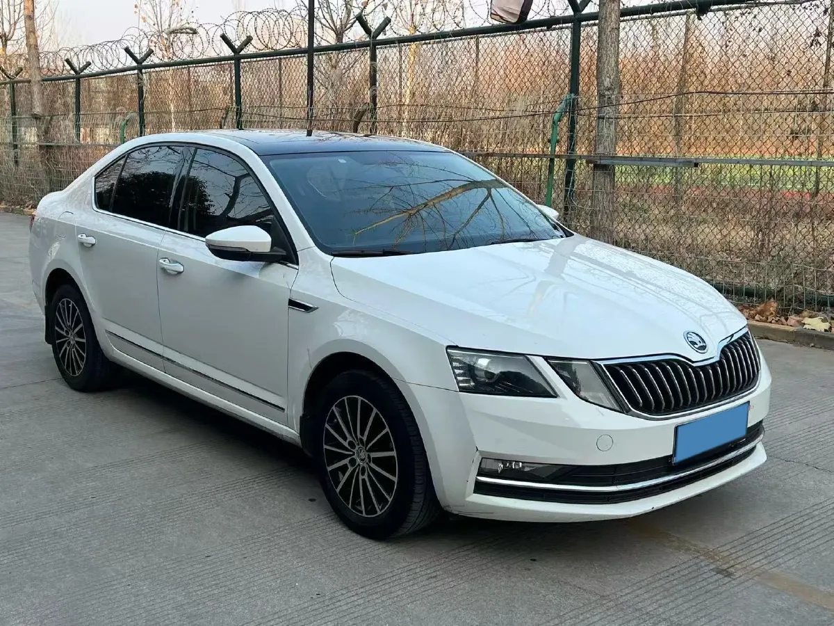 2019 Skoda Octavia 1.5L 116HP L4 6AT,autocango,china used car exporter,china ev exporter,chinese used car exporter,chinese used ev exporter