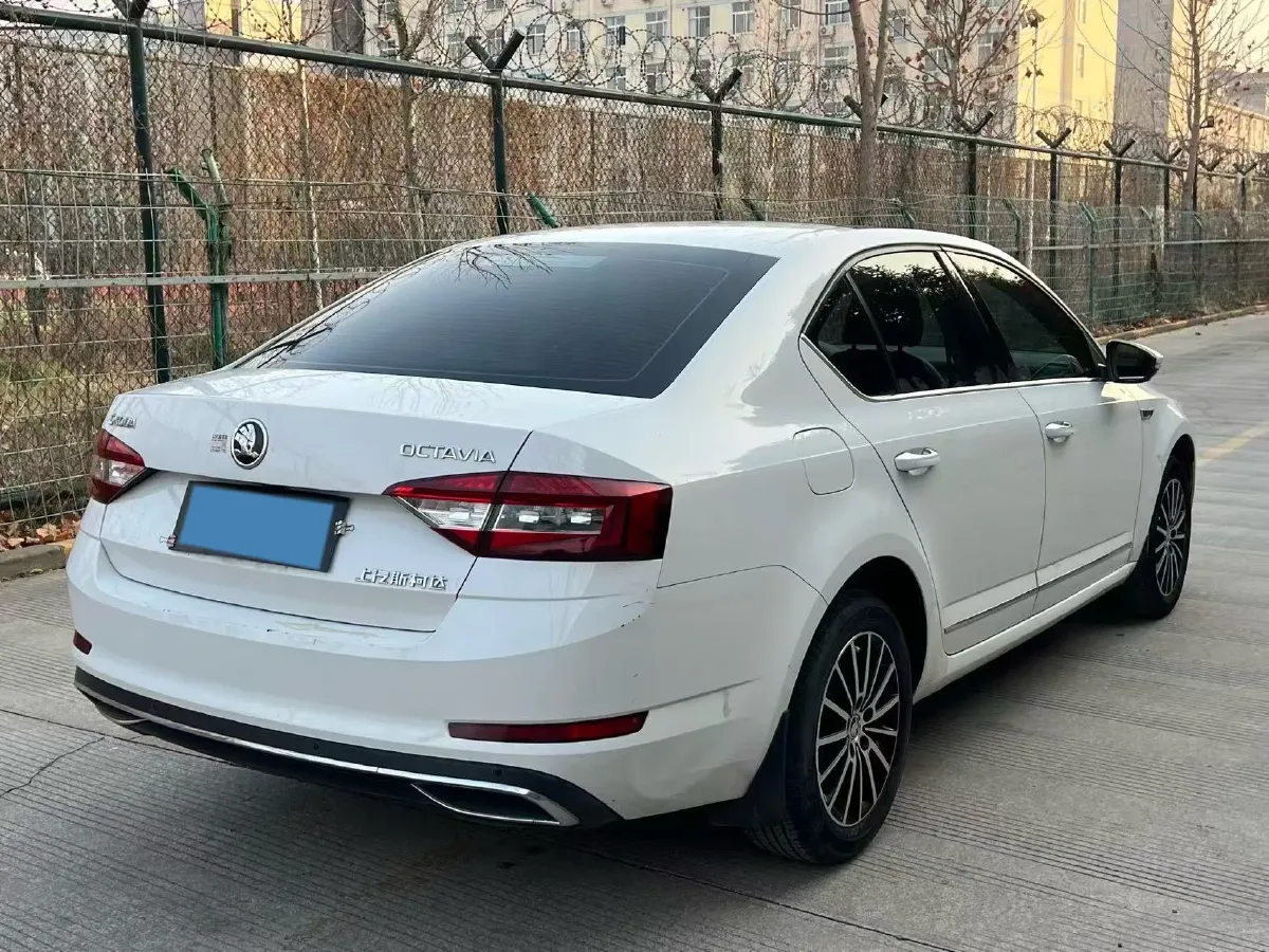 2019 Skoda Octavia 1.5L 116HP L4 6AT,autocango,china used car exporter,china ev exporter,chinese used car exporter,chinese used ev exporter