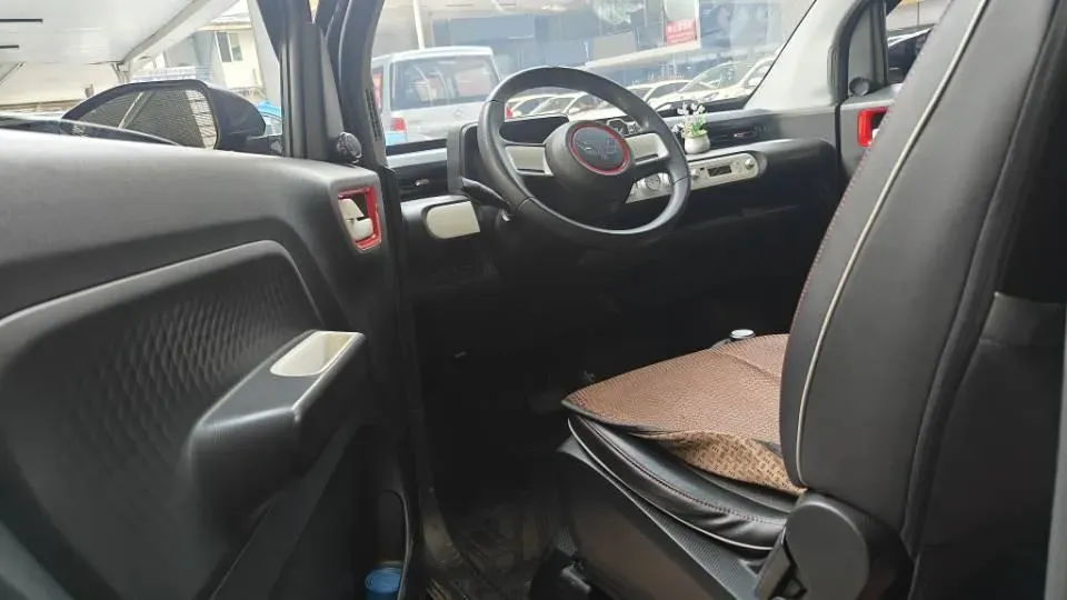 2022 WuLing HongGuang MINI EV BEV 26.5KWH,autocango,china used car exporter,china ev exporter,chinese used car exporter,chinese used ev exporter