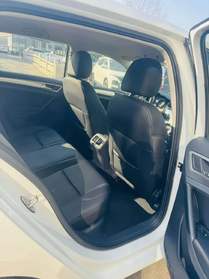2019 Volkswagen Golf 1.6L 110HP L4 6AT,autocango,china used car exporter,china ev exporter,chinese used car exporter,chinese used ev exporter