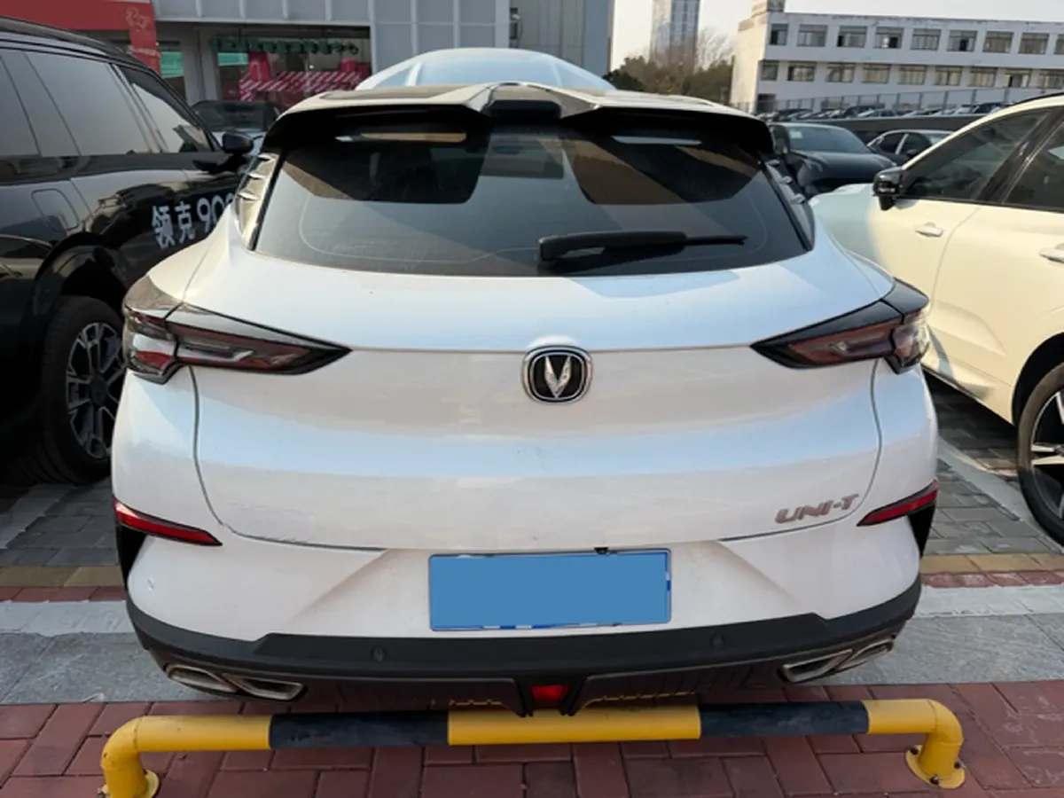 2022 ChangAn UNI-T 1.5T 188HP L4 7DCT,autocango,china used car exporter,china ev exporter,chinese used car exporter,chinese used ev exporter