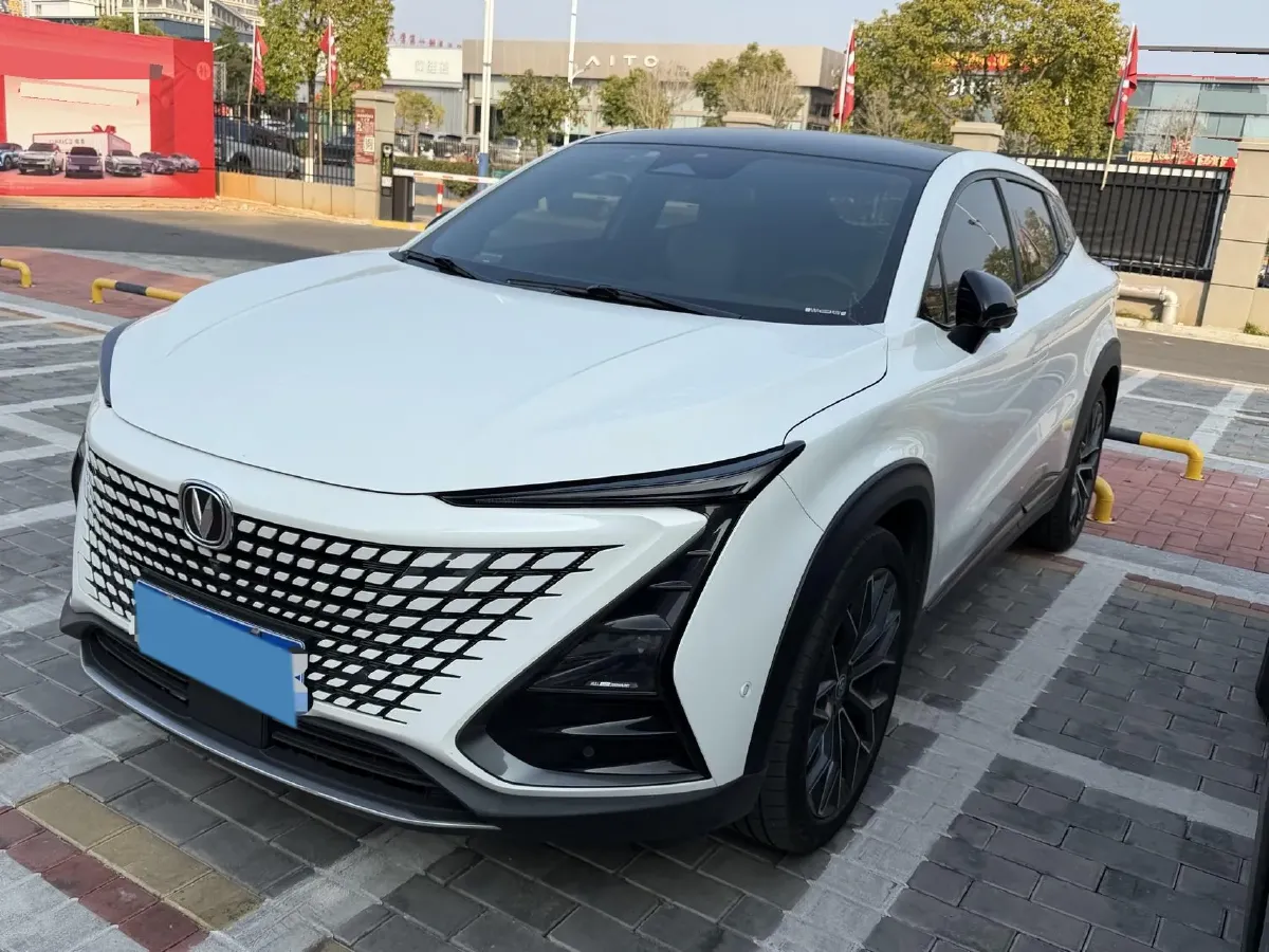2022 ChangAn UNI-T 1.5T 188HP L4 7DCT,autocango,china used car exporter,china ev exporter,chinese used car exporter,chinese used ev exporter
