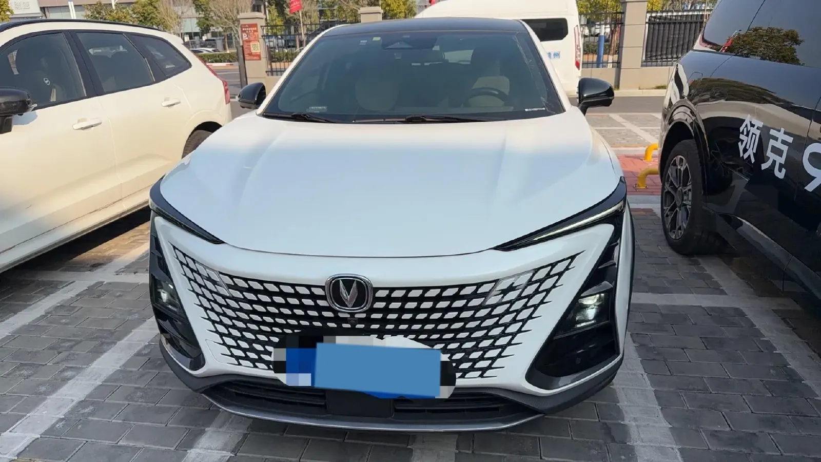 2022 ChangAn UNI-T 1.5T 188HP L4 7DCT,autocango,china used car exporter,china ev exporter,chinese used car exporter,chinese used ev exporter