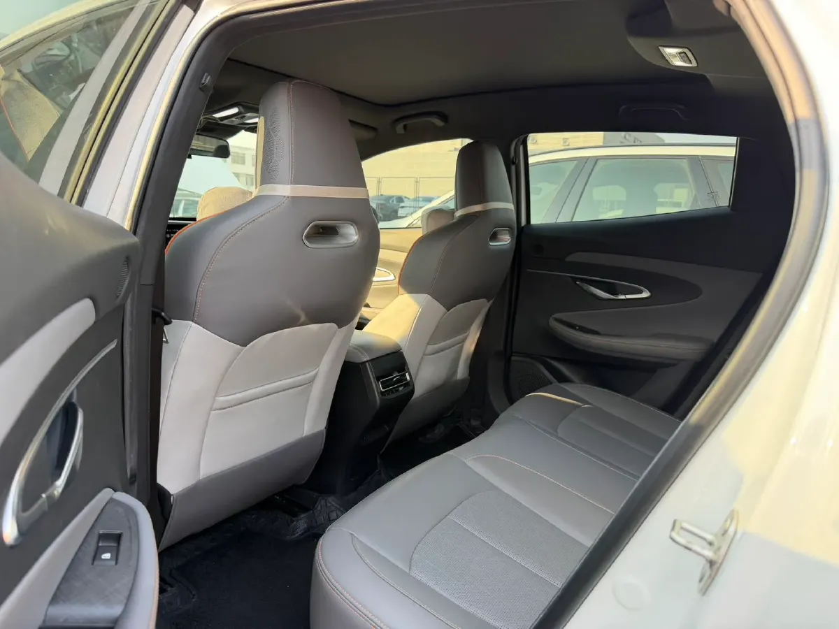 2022 ChangAn UNI-T 1.5T 188HP L4 7DCT,autocango,china used car exporter,china ev exporter,chinese used car exporter,chinese used ev exporter