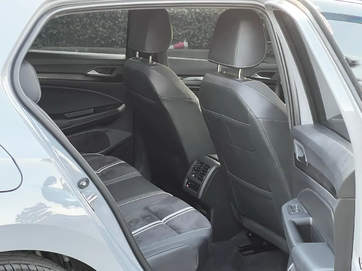 2023 Volkswagen Golf 1.4T 150HP L4 7DCT,autocango,china used car exporter,china ev exporter,chinese used car exporter,chinese used ev exporter