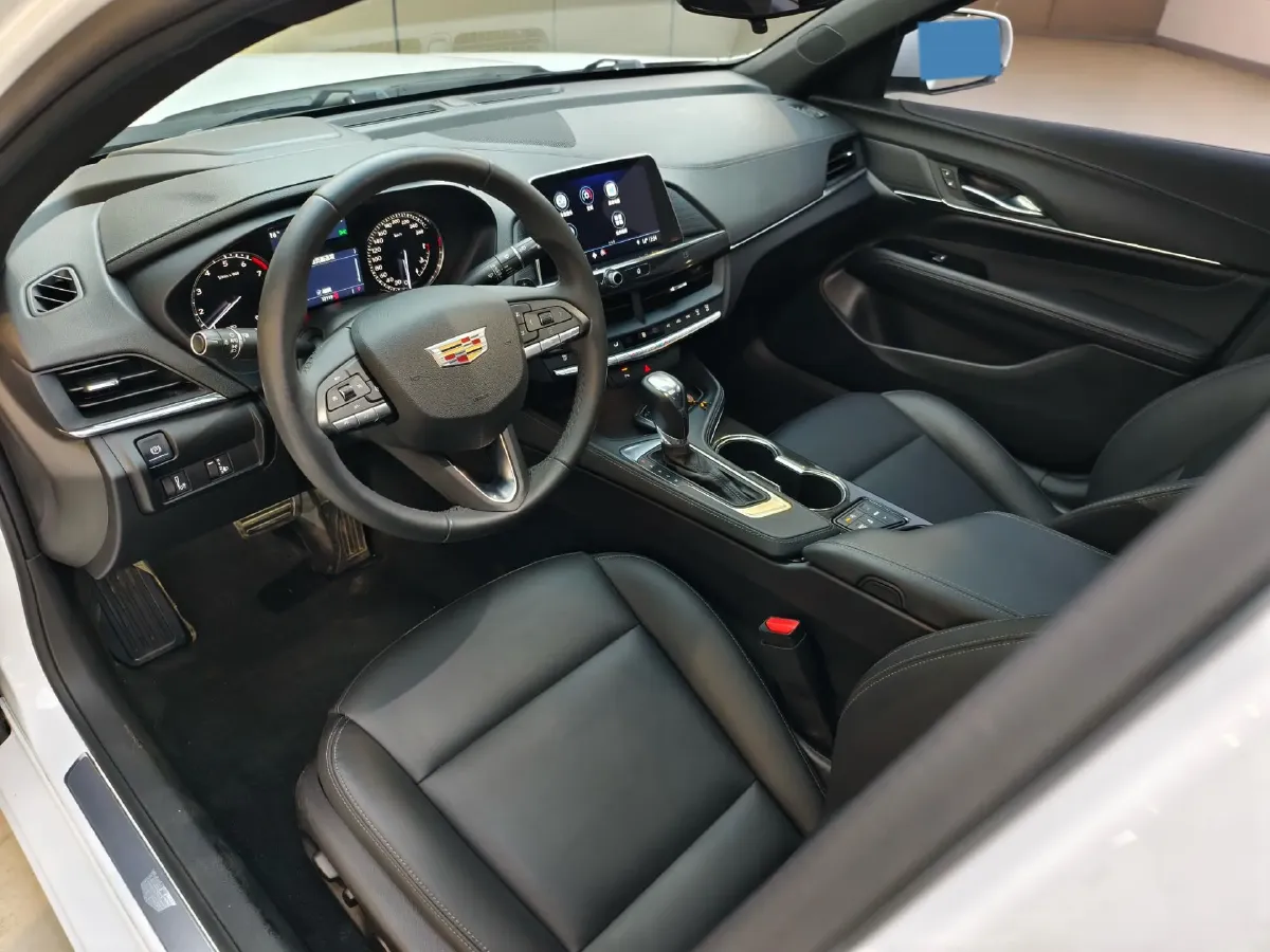 2021 Cadillac CT4 2.0T 237HP L4 8AT,autocango,china used car exporter,china ev exporter,chinese used car exporter,chinese used ev exporter